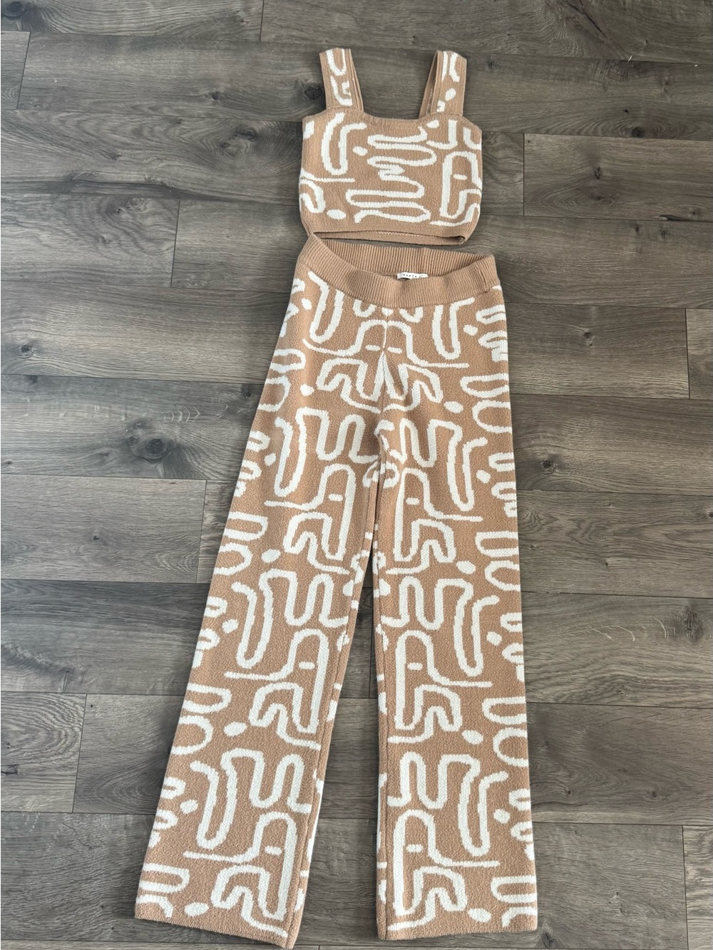 Cozy Knit Wide-Leg Pants - Beige & White
